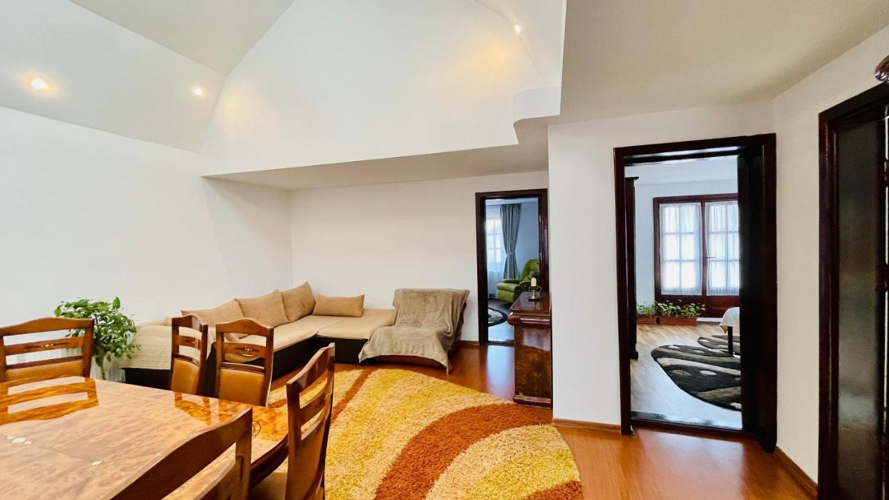 Leto House Appartement Târgu Jiu Buitenkant foto