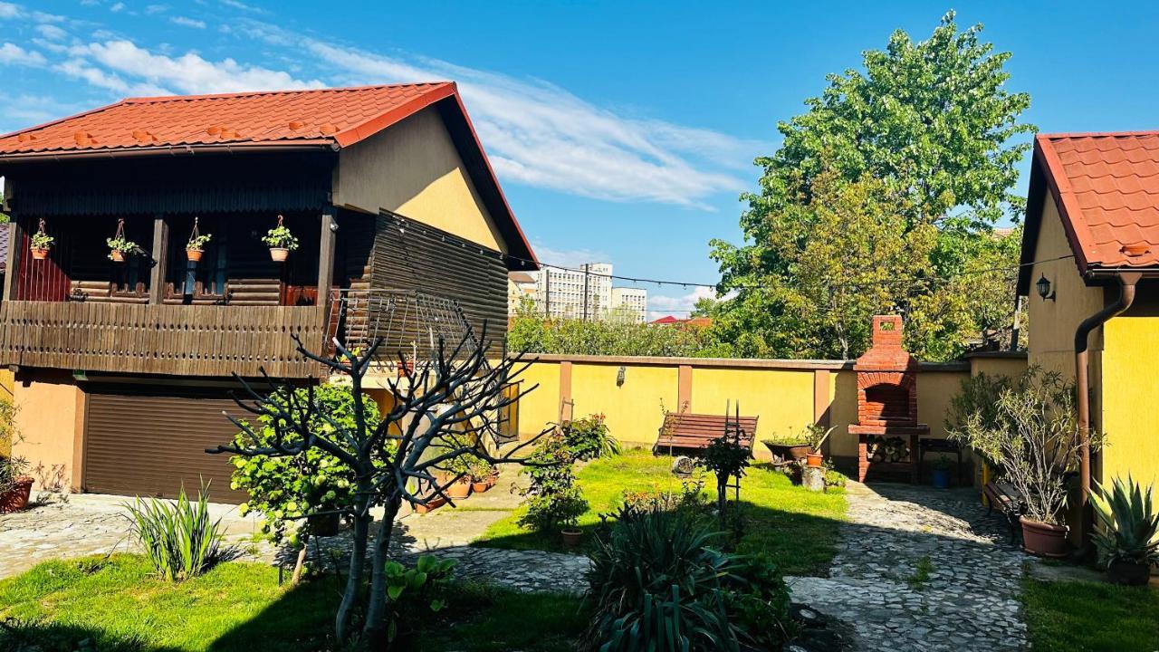 Leto House Appartement Târgu Jiu Buitenkant foto