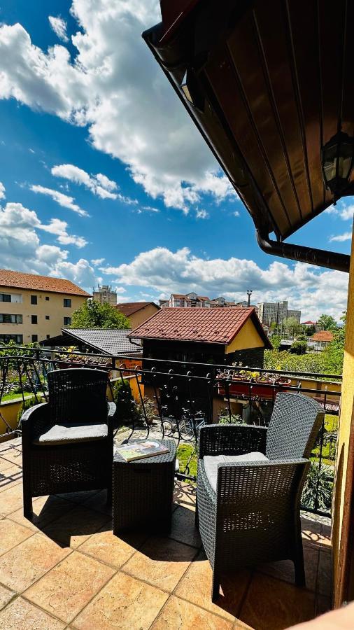Leto House Appartement Târgu Jiu Buitenkant foto