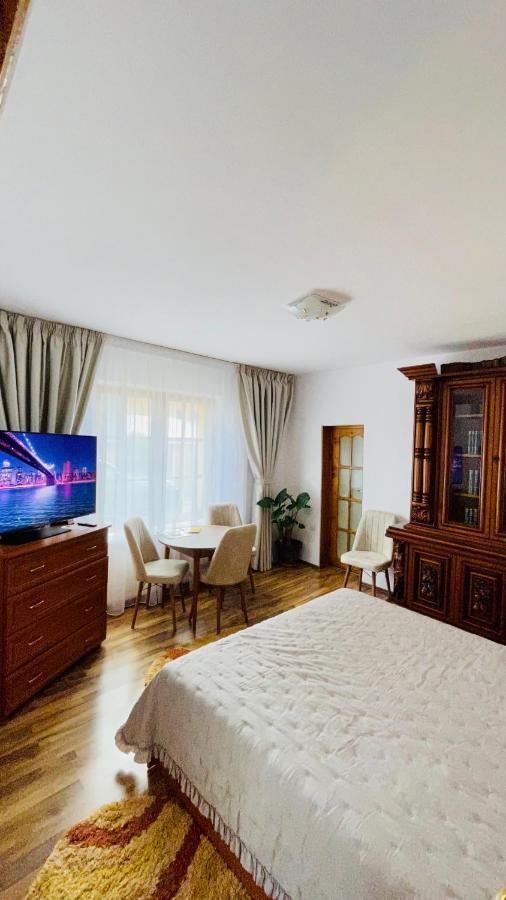 Leto House Appartement Târgu Jiu Buitenkant foto