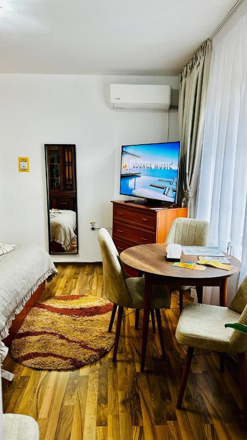 Leto House Appartement Târgu Jiu Buitenkant foto