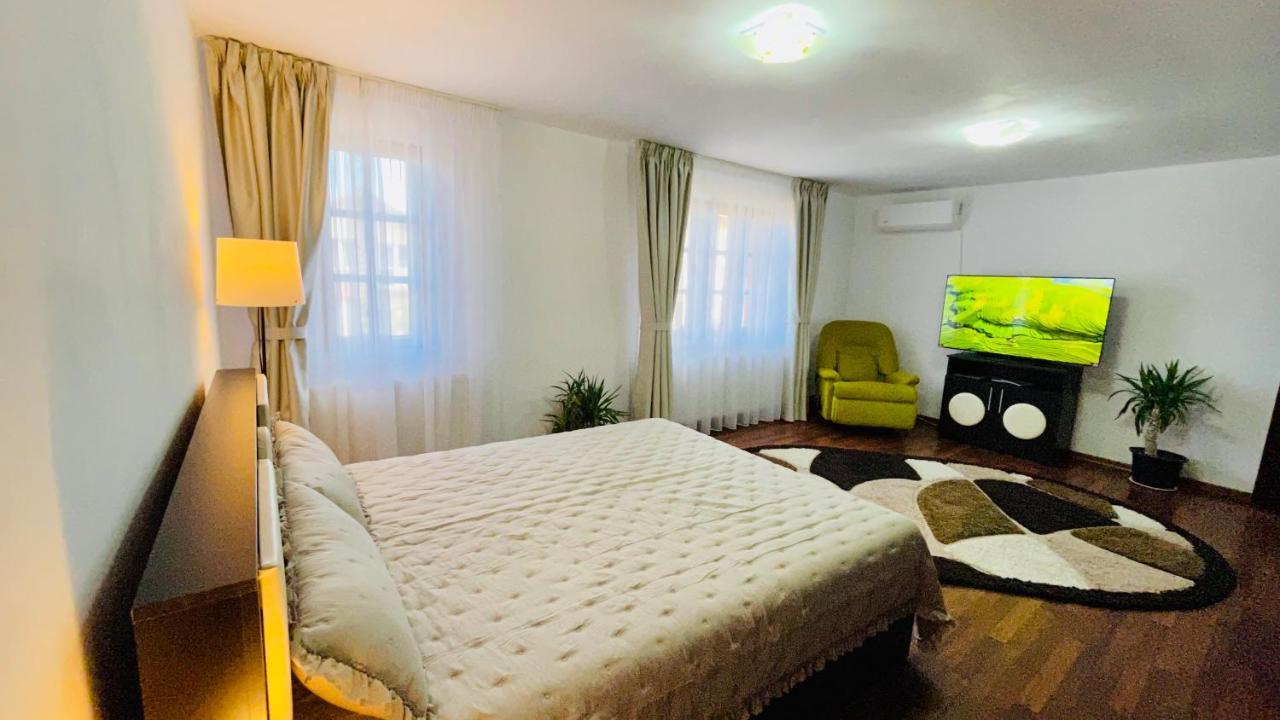 Leto House Appartement Târgu Jiu Buitenkant foto