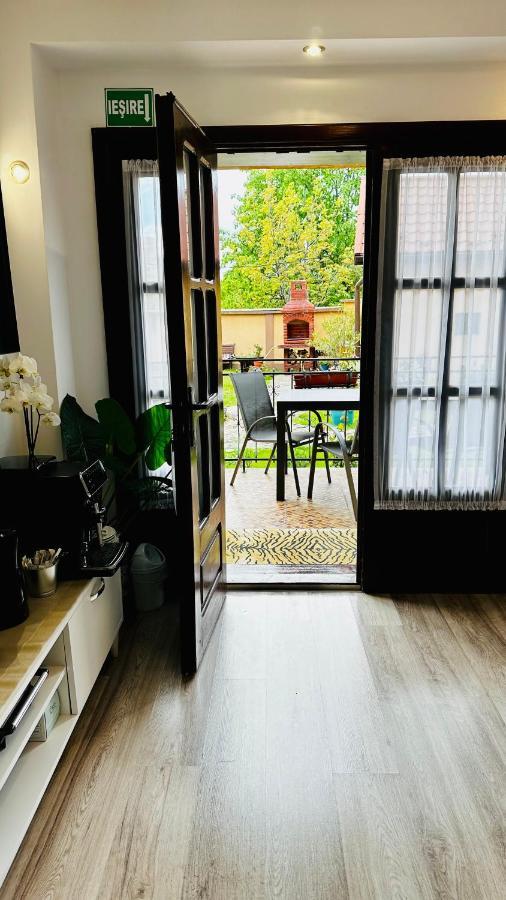 Leto House Appartement Târgu Jiu Buitenkant foto