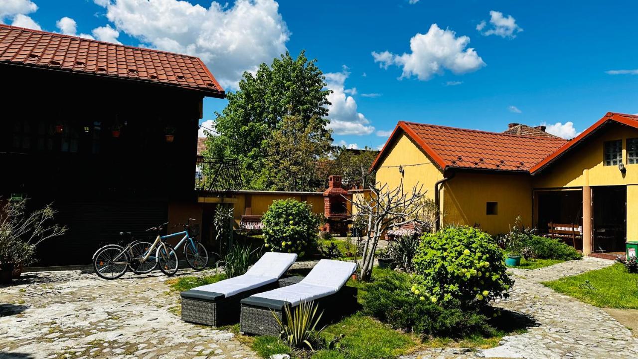 Leto House Appartement Târgu Jiu Buitenkant foto