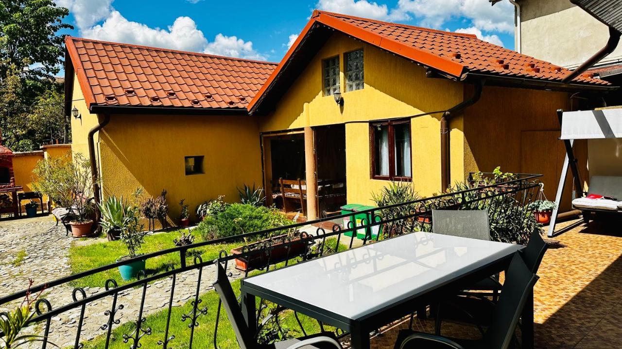 Leto House Appartement Târgu Jiu Buitenkant foto